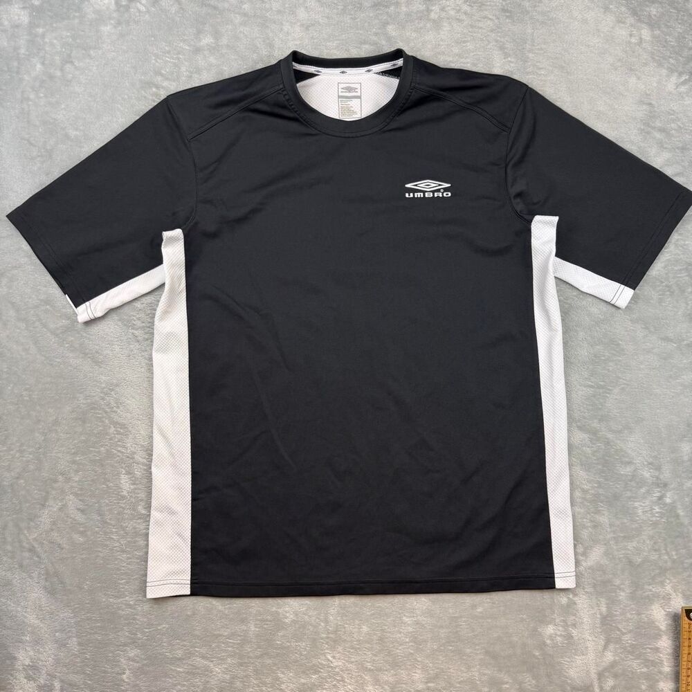 Umbro Men's Black and Grey T-shirt